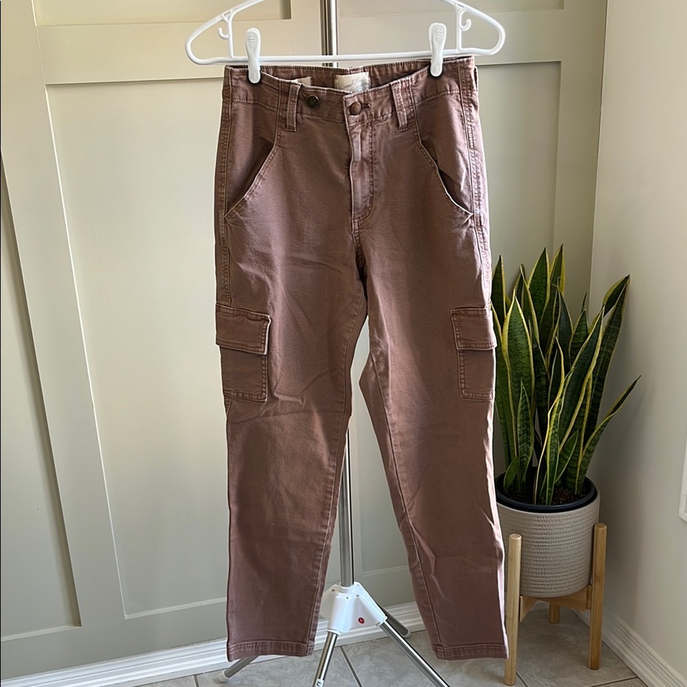 Universal Thread - High Rise Slim Straight Cargo Jeans, Size 4/27R